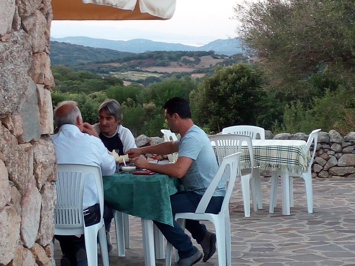Turismo Rurale L'Agliuledda Villa Sant'Antonio di Gallura Exterior foto
